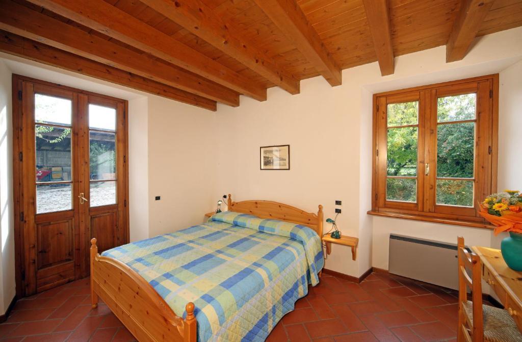 منزل الضيف سان فيليتْشي ديل بيناكو  في Agriturismo La Breda الغرفة الصورة
